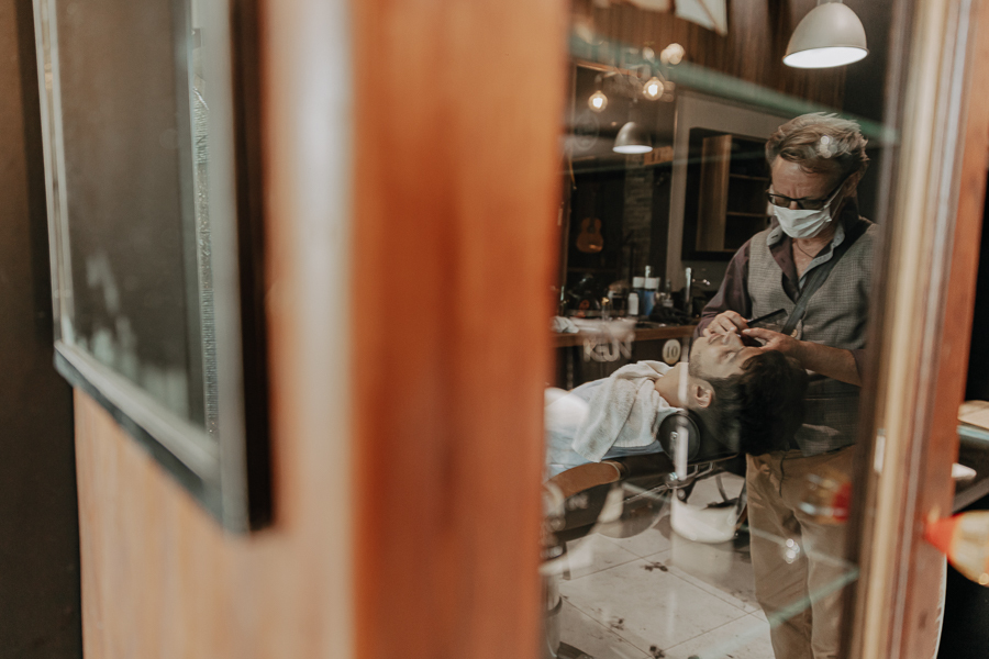 MAKING OF DA PREPARACAO DO NOIVO LUCAS REALIZADO NA BARBEARIA SR JOSE EM MARINGA PARANA E FOTOGRAFADO POR LUCAS DREHER