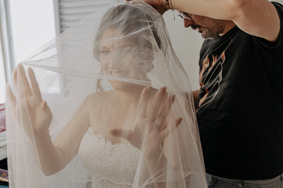 MAKING OF DA PREPARACAO DA NOIVA GABRIELA REALIZADA NO SEU PROPRIO APARTAMENTO EM MARINGA NO PARANA E FOTOGRAFADO POR ALINE DREHER