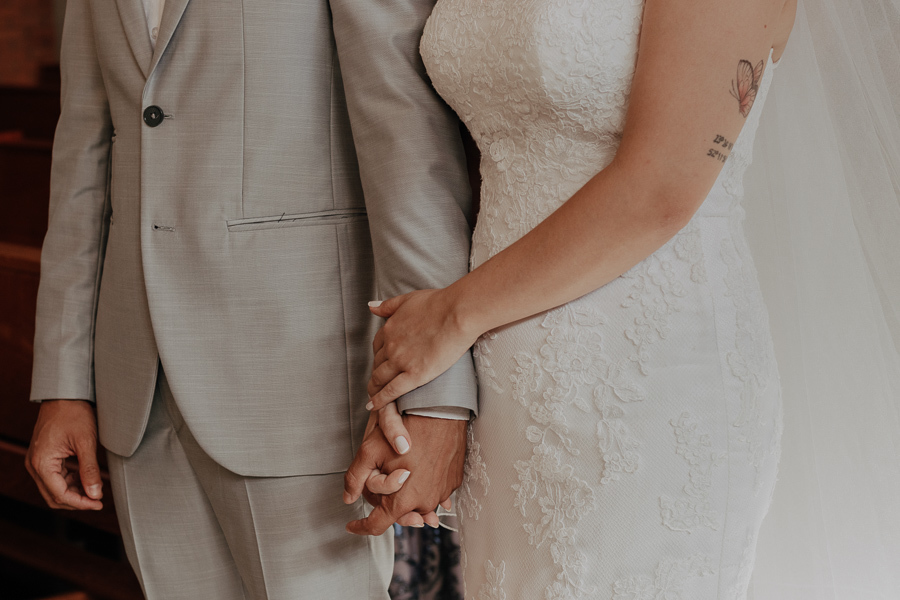 CERIMONIA DE CASAMENTO EM IGREJA CATOLIA PAROQUIA CRISTO RESSUSCITADO EM MARINGA NO PARANA E FOTOGRAFADO POR LUCAS DREHER E ALINE DREHER