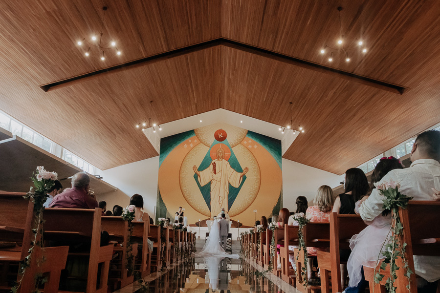 CERIMONIA DE CASAMENTO EM IGREJA CATOLIA PAROQUIA CRISTO RESSUSCITADO EM MARINGA NO PARANA E FOTOGRAFADO POR LUCAS DREHER E ALINE DREHER