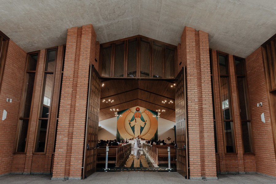 CERIMONIA DE CASAMENTO EM IGREJA CATOLIA PAROQUIA CRISTO RESSUSCITADO EM MARINGA NO PARANA E FOTOGRAFADO POR LUCAS DREHER E ALINE DREHER