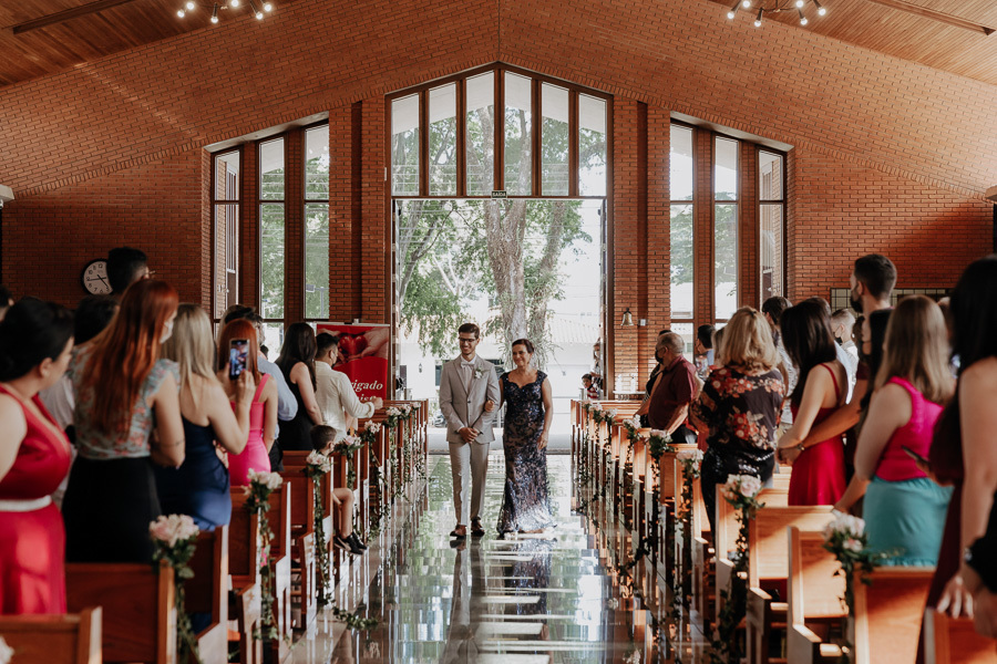 CERIMONIA DE CASAMENTO EM IGREJA CATOLIA PAROQUIA CRISTO RESSUSCITADO EM MARINGA NO PARANA E FOTOGRAFADO POR LUCAS DREHER E ALINE DREHER