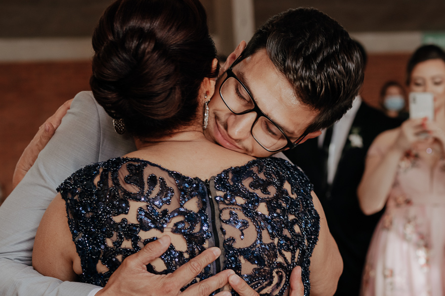 CERIMONIA DE CASAMENTO EM IGREJA CATOLIA PAROQUIA CRISTO RESSUSCITADO EM MARINGA NO PARANA E FOTOGRAFADO POR LUCAS DREHER E ALINE DREHER