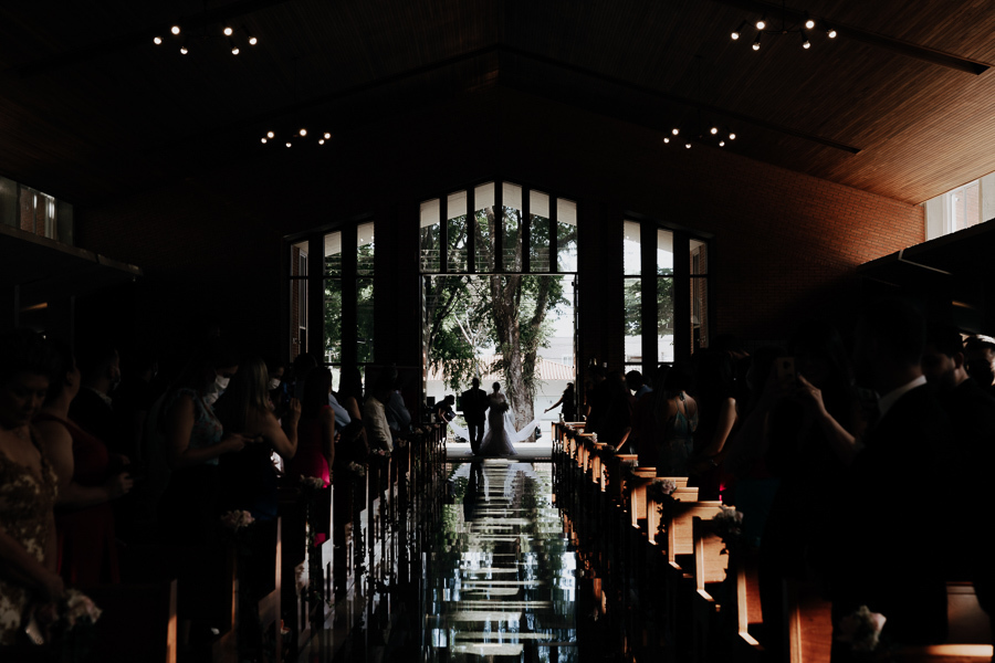 CERIMONIA DE CASAMENTO EM IGREJA CATOLIA PAROQUIA CRISTO RESSUSCITADO EM MARINGA NO PARANA E FOTOGRAFADO POR LUCAS DREHER E ALINE DREHER