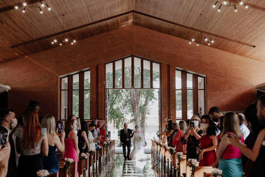 CERIMONIA DE CASAMENTO EM IGREJA CATOLIA PAROQUIA CRISTO RESSUSCITADO EM MARINGA NO PARANA E FOTOGRAFADO POR LUCAS DREHER E ALINE DREHER