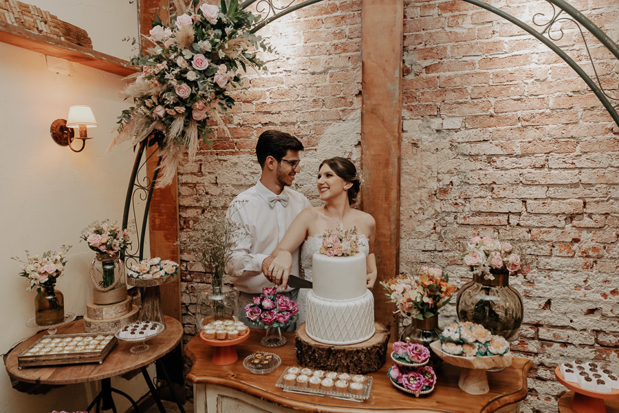RECEPCAO DE CASAMENTO REALIZADO NO RESTAURANTE PERUGIA TRATTORIA EM MARINGA NO PARANA E FOTOGRAFADO POR LUCAS DREHER E ALINE DREHER