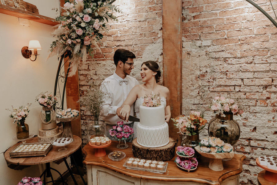 RECEPCAO DE CASAMENTO REALIZADO NO RESTAURANTE PERUGIA TRATTORIA EM MARINGA NO PARANA E FOTOGRAFADO POR LUCAS DREHER E ALINE DREHER