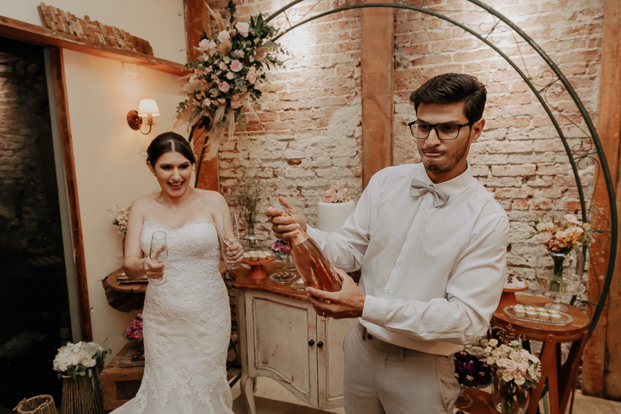 RECEPCAO DE CASAMENTO REALIZADO NO RESTAURANTE PERUGIA TRATTORIA EM MARINGA NO PARANA E FOTOGRAFADO POR LUCAS DREHER E ALINE DREHER