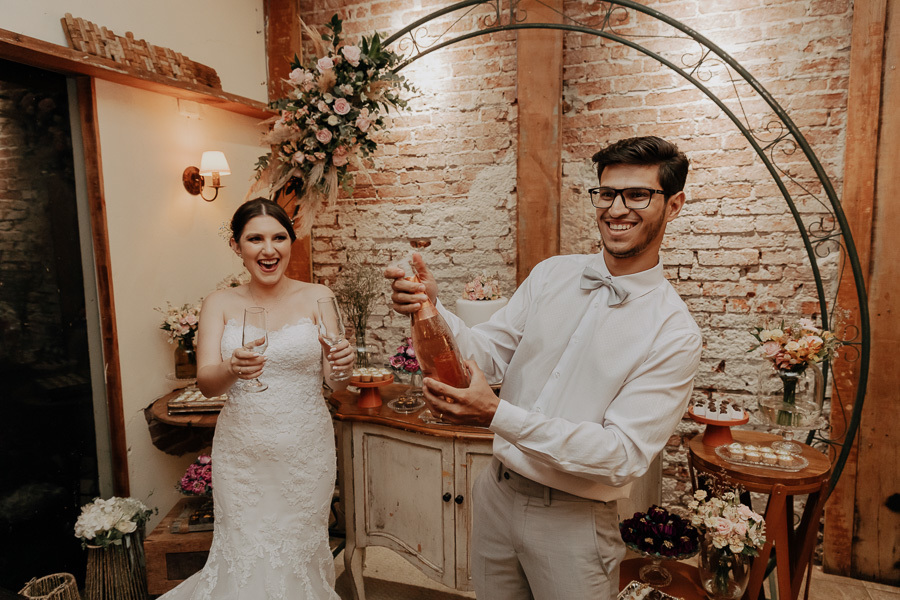 RECEPCAO DE CASAMENTO REALIZADO NO RESTAURANTE PERUGIA TRATTORIA EM MARINGA NO PARANA E FOTOGRAFADO POR LUCAS DREHER E ALINE DREHER