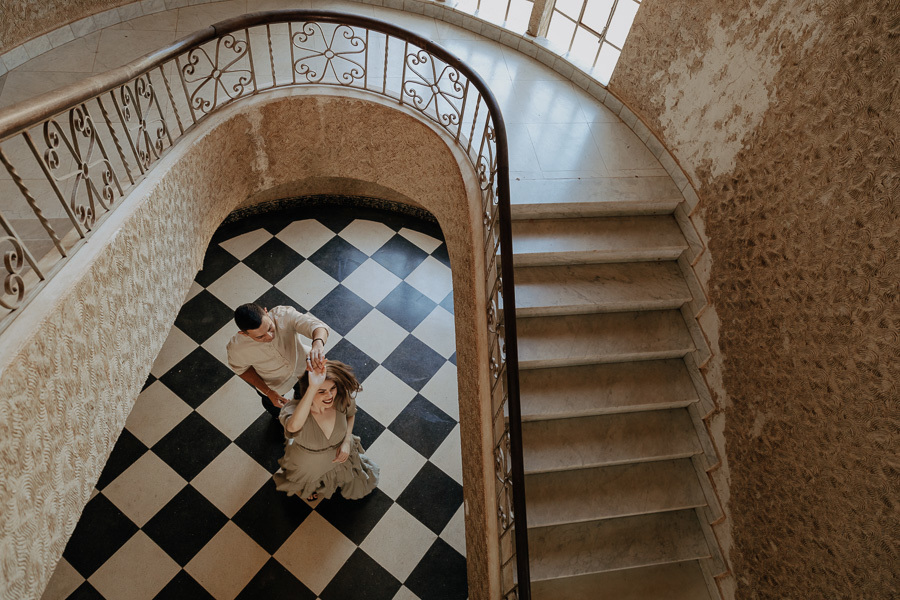 ENSAIO PRE CASAMENTO OU PRE WEDDING REALIZADO NO CASTELO ELDORADO EM MARILANDIA DO SUL PARANA E FOTOGRAFADO POR LUCAS DREHER E ALINE DREHER