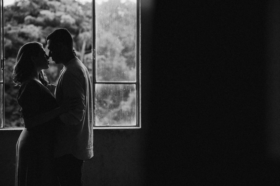 ENSAIO PRE CASAMENTO OU PRE WEDDING REALIZADO NO CASTELO ELDORADO EM MARILANDIA DO SUL PARANA E FOTOGRAFADO POR LUCAS DREHER E ALINE DREHER