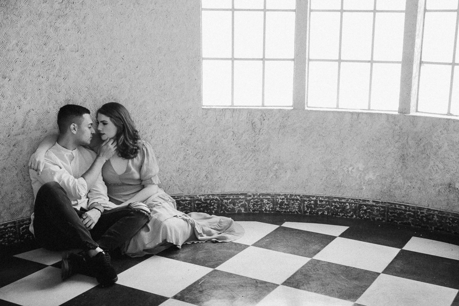 ENSAIO PRE CASAMENTO OU PRE WEDDING REALIZADO NO CASTELO ELDORADO EM MARILANDIA DO SUL PARANA E FOTOGRAFADO POR LUCAS DREHER E ALINE DREHER