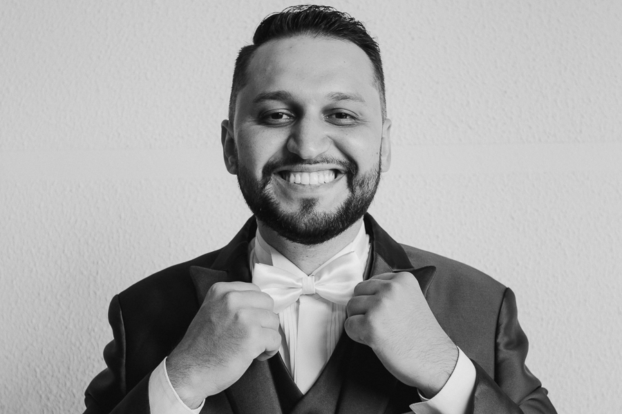 PREPARACAO DO NOIVO REALIZADO EM SUA CASA NO SARANDI PARANA E FOTOGRAFADO POR LUCAS DREHER