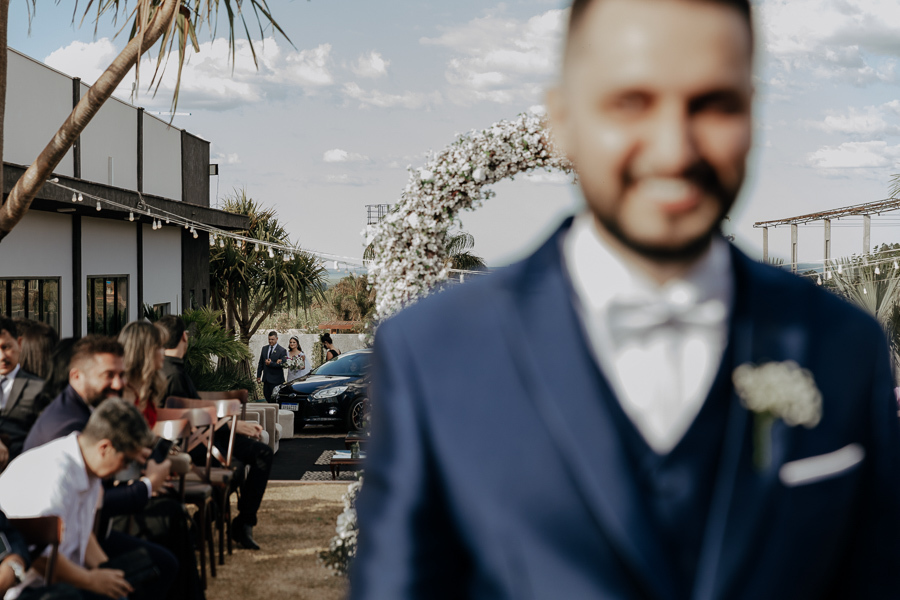 CERIMONIA DE CASAMENTO AO AR LIVRE NO FINAL DA TARDE E POR DO SOL REALIZADO NO SALAO LALINDA EVENTOS EM SAO DOMINGOS PARANA E FOTOGRAFADO POR LUCAS DREHER E ALINE DREHER