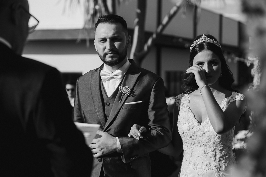 CERIMONIA DE CASAMENTO AO AR LIVRE NO FINAL DA TARDE E POR DO SOL REALIZADO NO SALAO LALINDA EVENTOS EM SAO DOMINGOS PARANA E FOTOGRAFADO POR LUCAS DREHER E ALINE DREHER