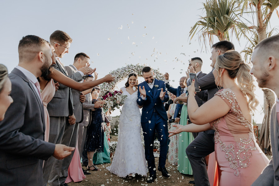 CERIMONIA DE CASAMENTO AO AR LIVRE NO FINAL DA TARDE E POR DO SOL REALIZADO NO SALAO LALINDA EVENTOS EM SAO DOMINGOS PARANA E FOTOGRAFADO POR LUCAS DREHER E ALINE DREHER