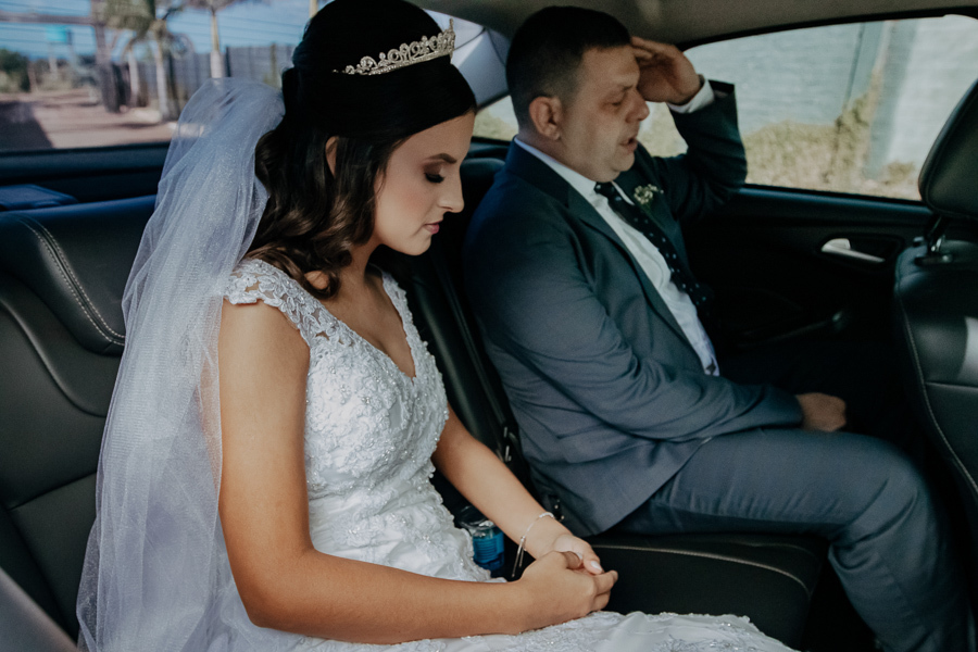 CERIMONIA DE CASAMENTO AO AR LIVRE NO FINAL DA TARDE E POR DO SOL REALIZADO NO SALAO LALINDA EVENTOS EM SAO DOMINGOS PARANA E FOTOGRAFADO POR LUCAS DREHER E ALINE DREHER