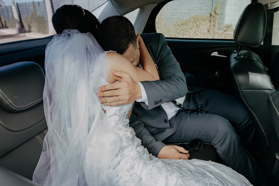 CERIMONIA DE CASAMENTO AO AR LIVRE NO FINAL DA TARDE E POR DO SOL REALIZADO NO SALAO LALINDA EVENTOS EM SAO DOMINGOS PARANA E FOTOGRAFADO POR LUCAS DREHER E ALINE DREHER