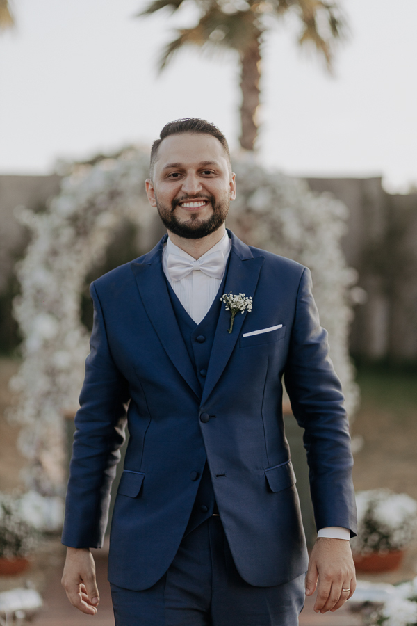 ENSAIO DOS NOIVOS APOS A CERIMONIA AO AR LIVRE NO FINAL DA TARDE E POR DO SOL REALIZADO NO SALAO LALINDA EVENTOS EM SAO DOMINGOS PARANA E FOTOGRAFADO POR LUCAS DREHER E ALINE DREHER