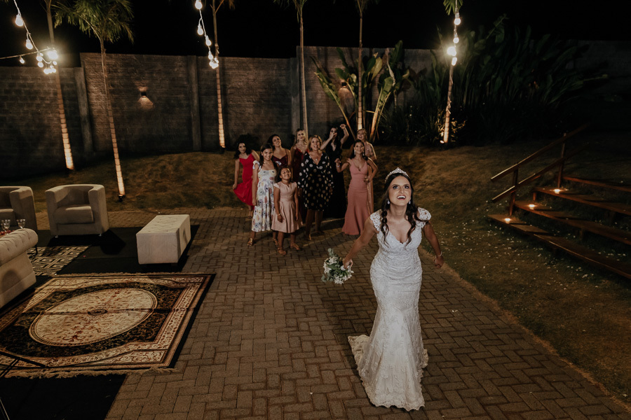 RECEPCAO DE CASAMENTO APOS A CERIMONIA AO AR LIVRE NO FINAL DA TARDE E POR DO SOL REALIZADO NO SALAO LALINDA EVENTOS EM SAO DOMINGOS PARANA E FOTOGRAFADO POR LUCAS DREHER E ALINE DREHER