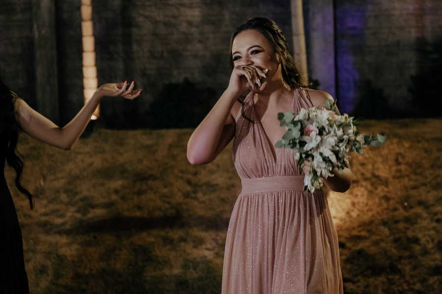 RECEPCAO DE CASAMENTO APOS A CERIMONIA AO AR LIVRE NO FINAL DA TARDE E POR DO SOL REALIZADO NO SALAO LALINDA EVENTOS EM SAO DOMINGOS PARANA E FOTOGRAFADO POR LUCAS DREHER E ALINE DREHER