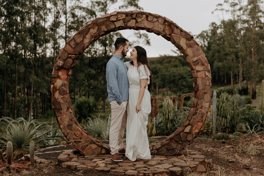 PRE CASAMENTO REALIZADO NO EDEN GARDEN MARINGA PARANA E FOTOGRAFADO POR LUCAS DREHER FOTOGRAFIA DE CASAMENTOS E CASAIS