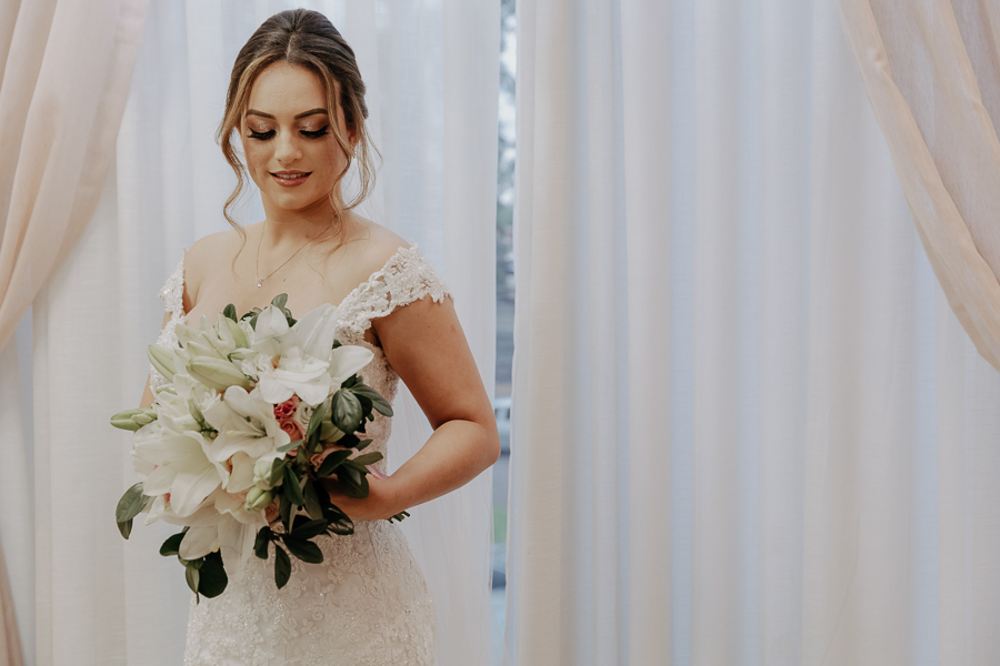 MAKING OF DA NOIVA REALIZADO NO SALAO DE BELEZA STUDIO TAYNARA PONTALTI EM MARINGA NO PARANA E FOTOGRAFADO POR LUCAS DREHER