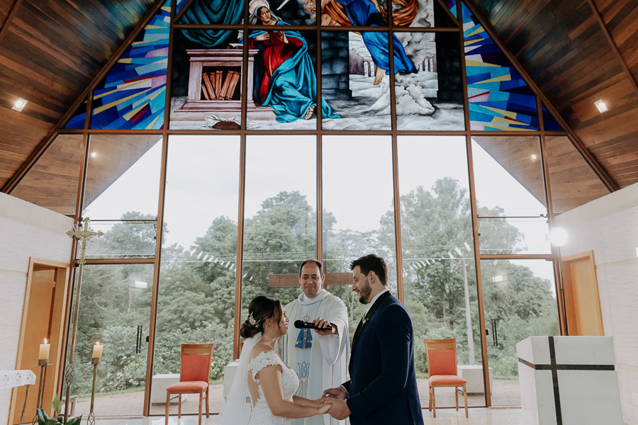 CERIMONIA DE CASAMENTO CATOLICA REALIZADA NO RECANTO PASCAL EM MARINGA NO PARANA E FOTOGRAFADO POR LUCAS DREHER E ALINE DREHER