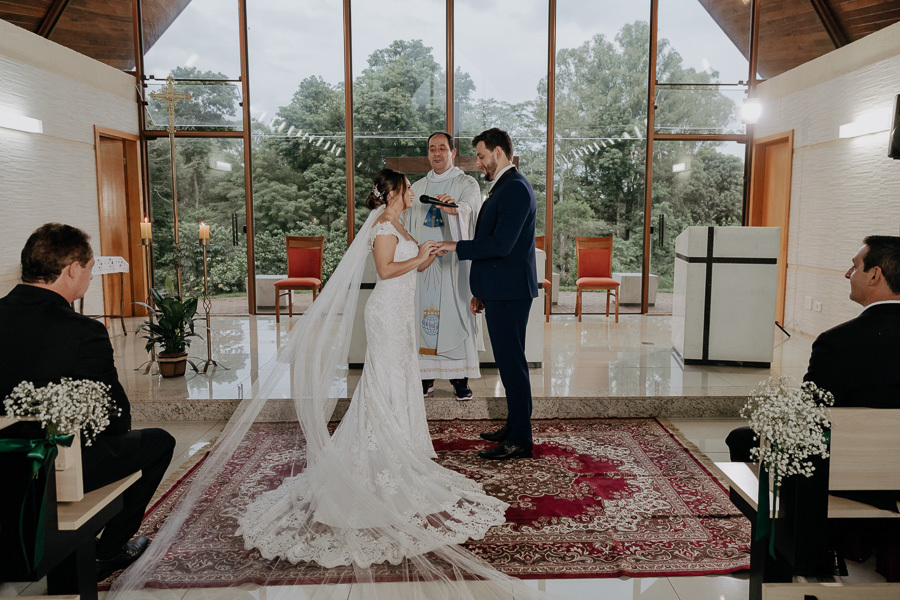 CERIMONIA DE CASAMENTO CATOLICA REALIZADA NO RECANTO PASCAL EM MARINGA NO PARANA E FOTOGRAFADO POR LUCAS DREHER E ALINE DREHER
