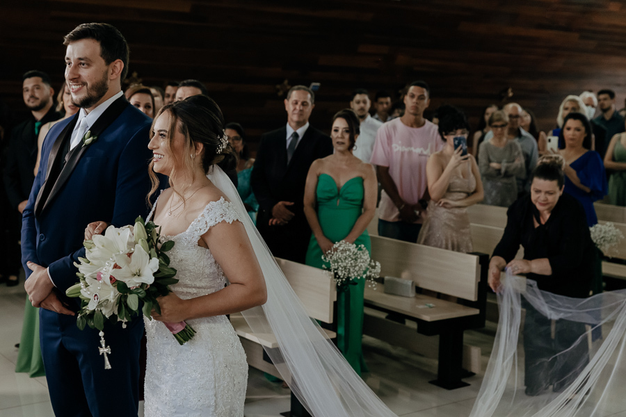 CERIMONIA DE CASAMENTO CATOLICA REALIZADA NO RECANTO PASCAL EM MARINGA NO PARANA E FOTOGRAFADO POR LUCAS DREHER E ALINE DREHER
