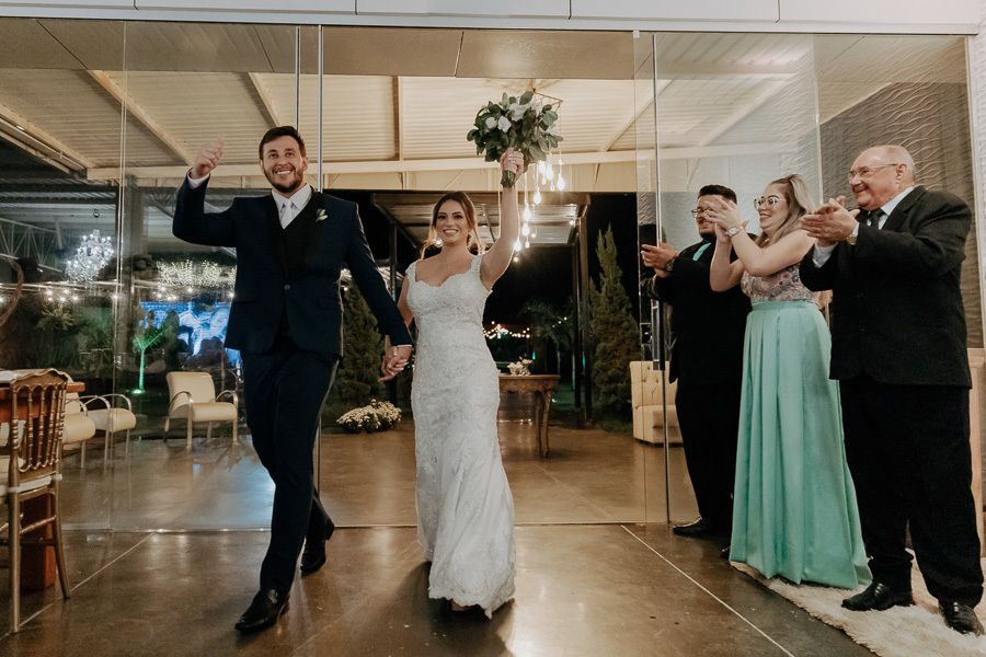 RECEPÇÃO DE CASAMENTO REALIZADO NO SALAO DO MANANCIAL VALE AZUL EM SARANDI NO PARANA