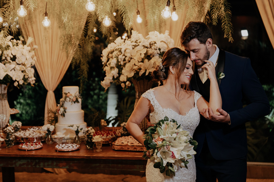 RECEPÇÃO DE CASAMENTO REALIZADO NO SALAO DO MANANCIAL VALE AZUL EM SARANDI NO PARANA