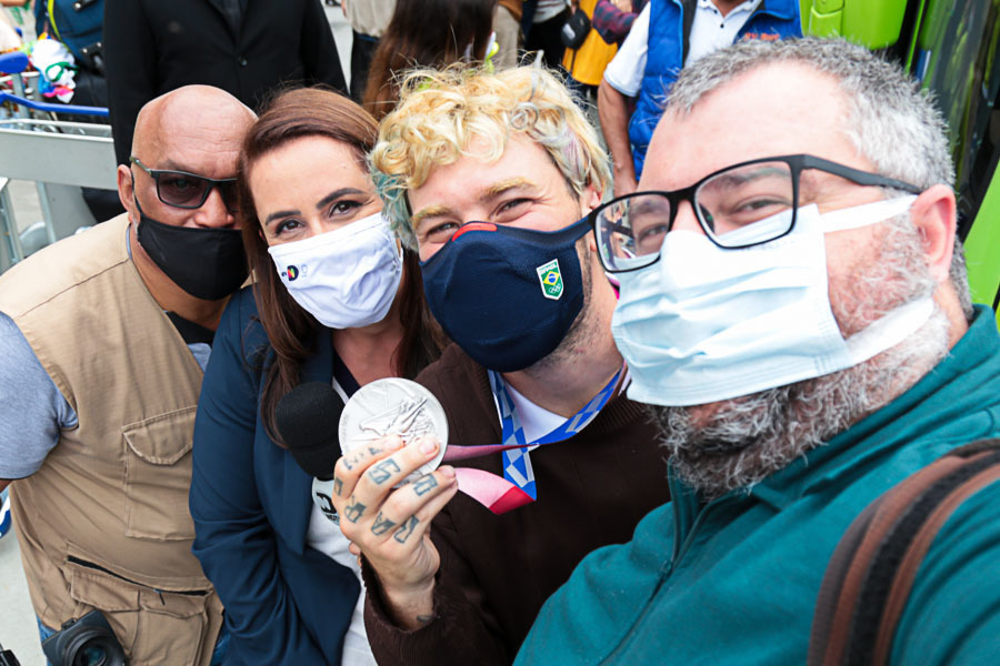 Pedro Barros com o fotógrafo e equipe ND