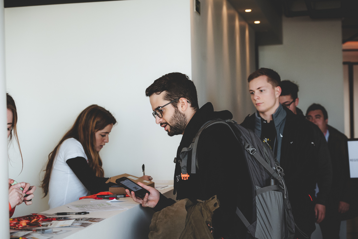 Team Building  Eventos Corporativos Suspenso