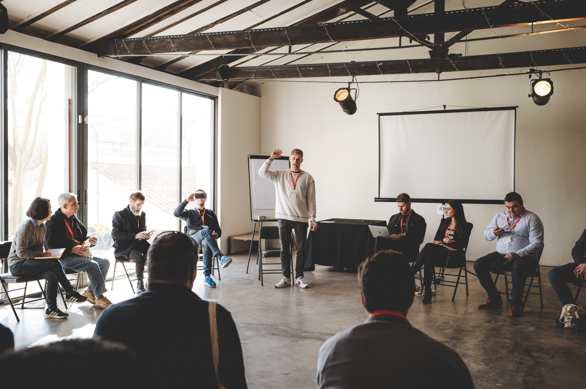 Team Building  Eventos Corporativos Suspenso