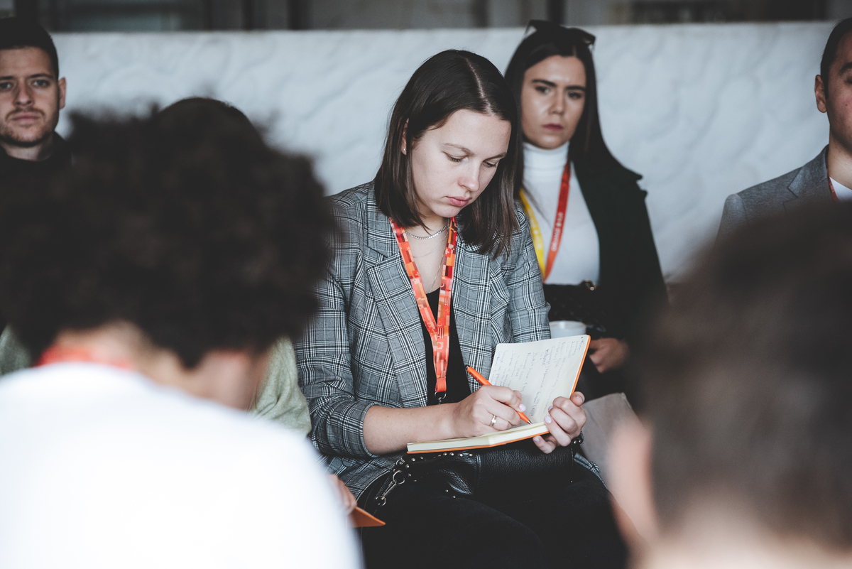 Team Building  Eventos Corporativos Suspenso