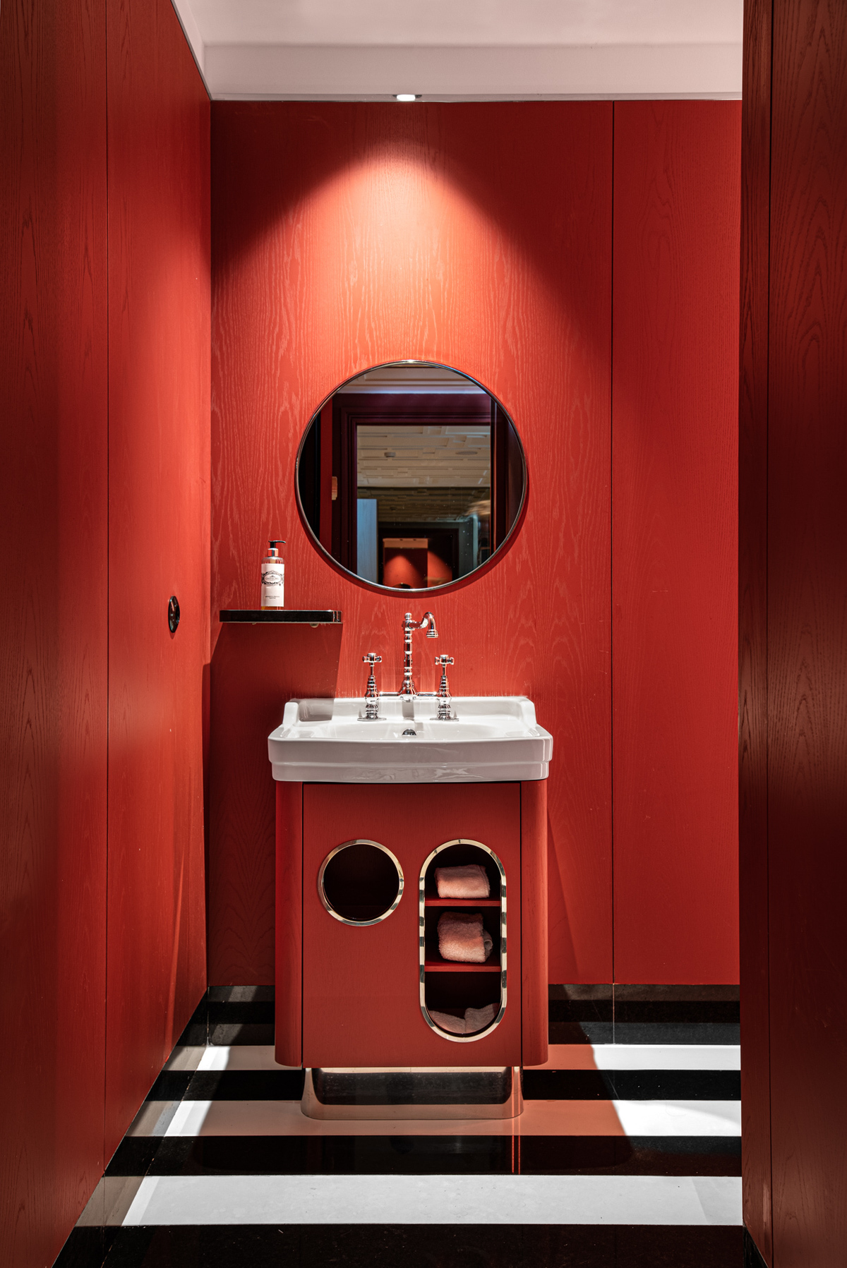 wc hotel Editory Aliados