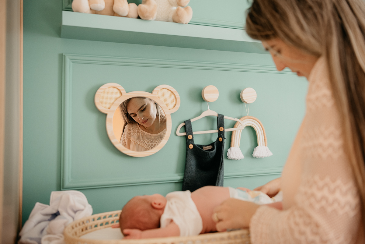 O amor da mamãe Andressa com seu primogênito Henrique com 1 mês de vida, capturado pela fotógrafa Fabiana Bomfim, na Barra da Tijuca