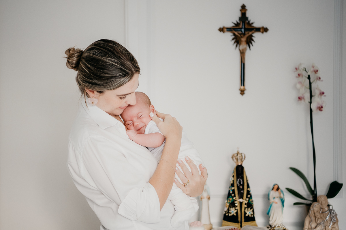 O amor da mamãe Andressa com seu primogênito Henrique com 1 mês de vida, capturado pela fotógrafa Fabiana Bomfim, na Barra da Tijuca