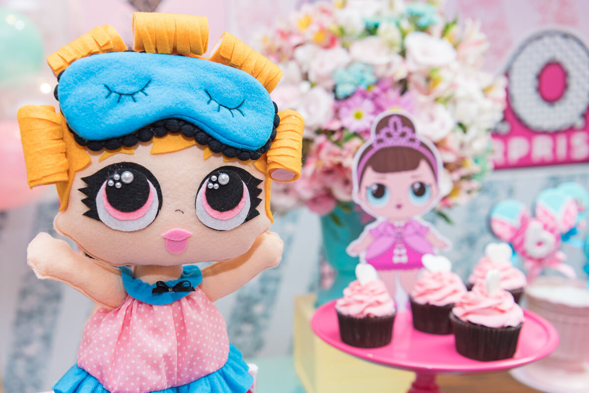 Aniversário de 6 anos da Gabi, com o tema Lol Suprise, pela fotógrafa Fabiana Bomfim.