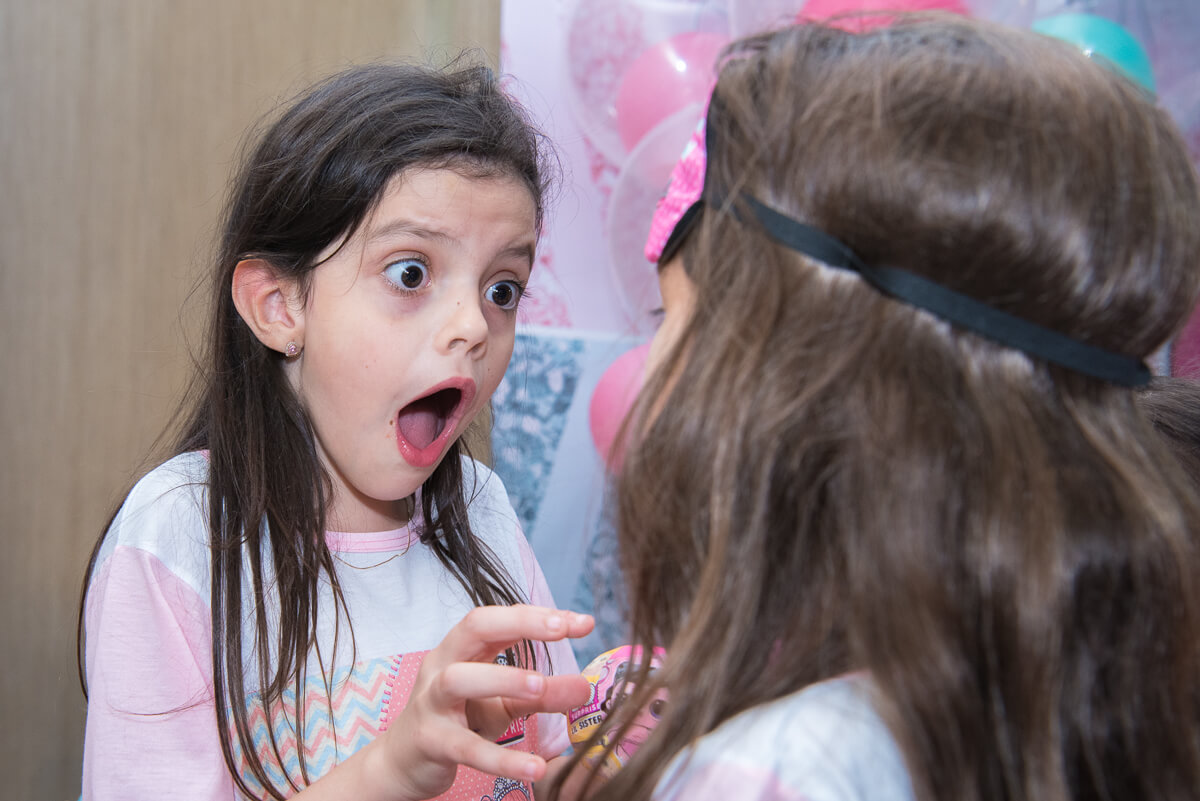 Aniversário de 6 anos da Gabi, com o tema Lol Suprise, pela fotógrafa Fabiana Bomfim.