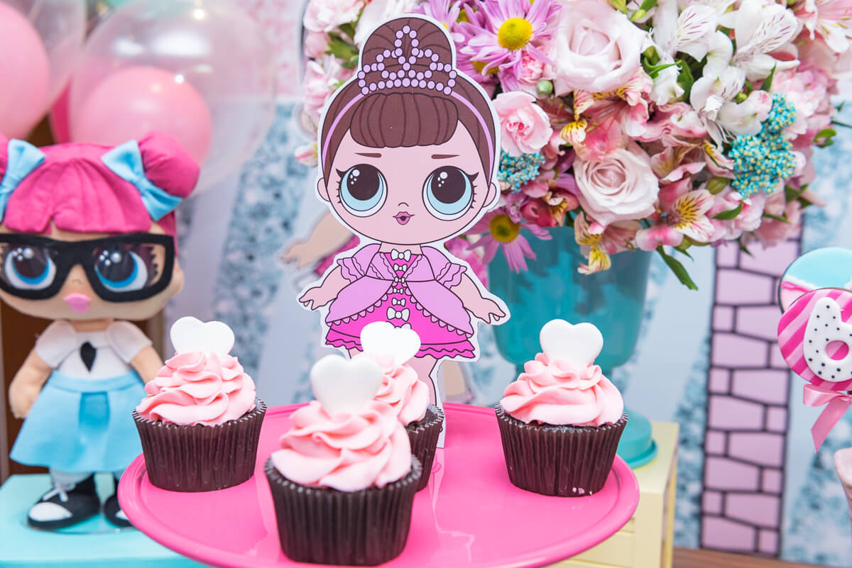 Aniversário de 6 anos da Gabi, com o tema Lol Suprise, pela fotógrafa Fabiana Bomfim.