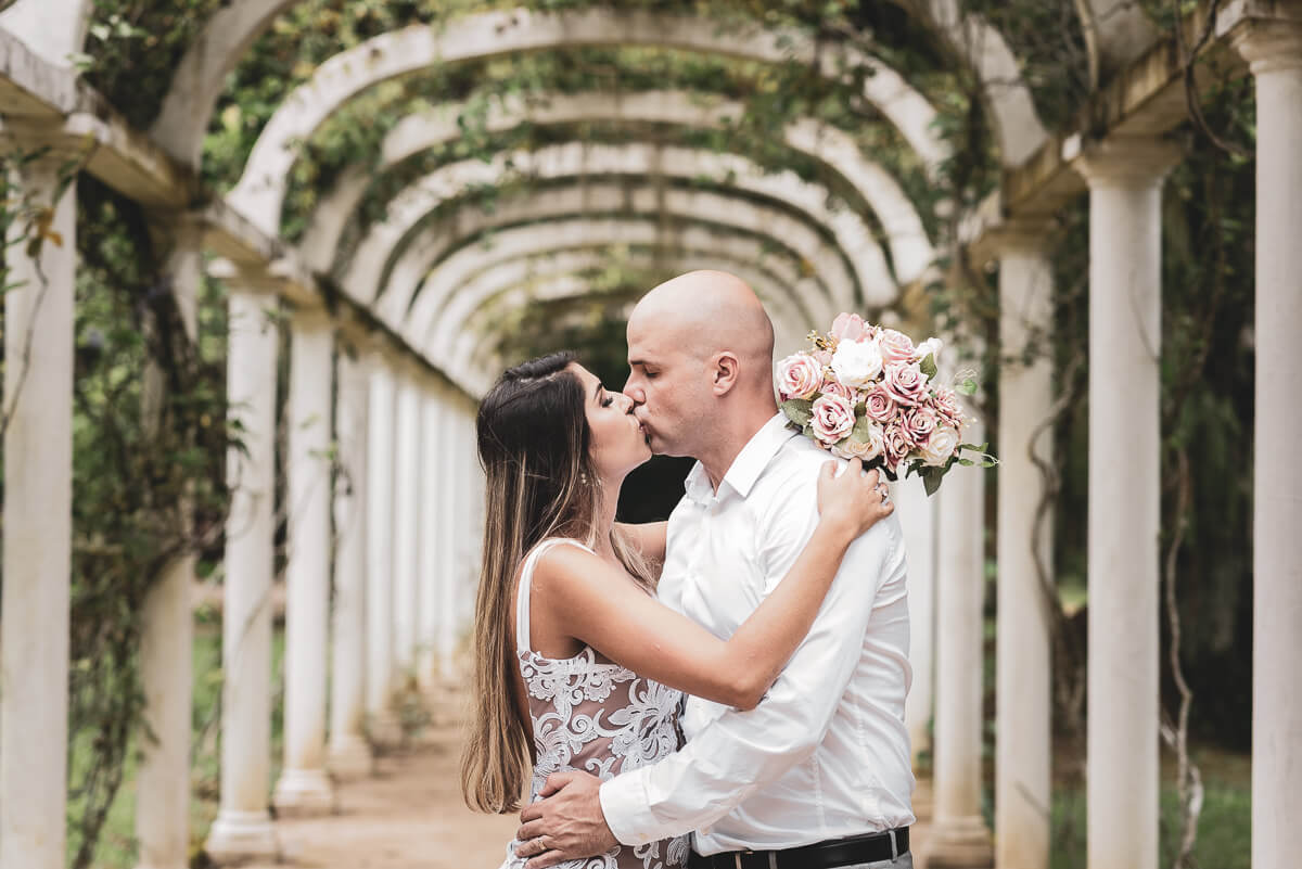 Ensaio fotográfico de pós wedding da Mari e Thiago no Jardim Botânico, pela fotógrafa Fabiana Bomfim