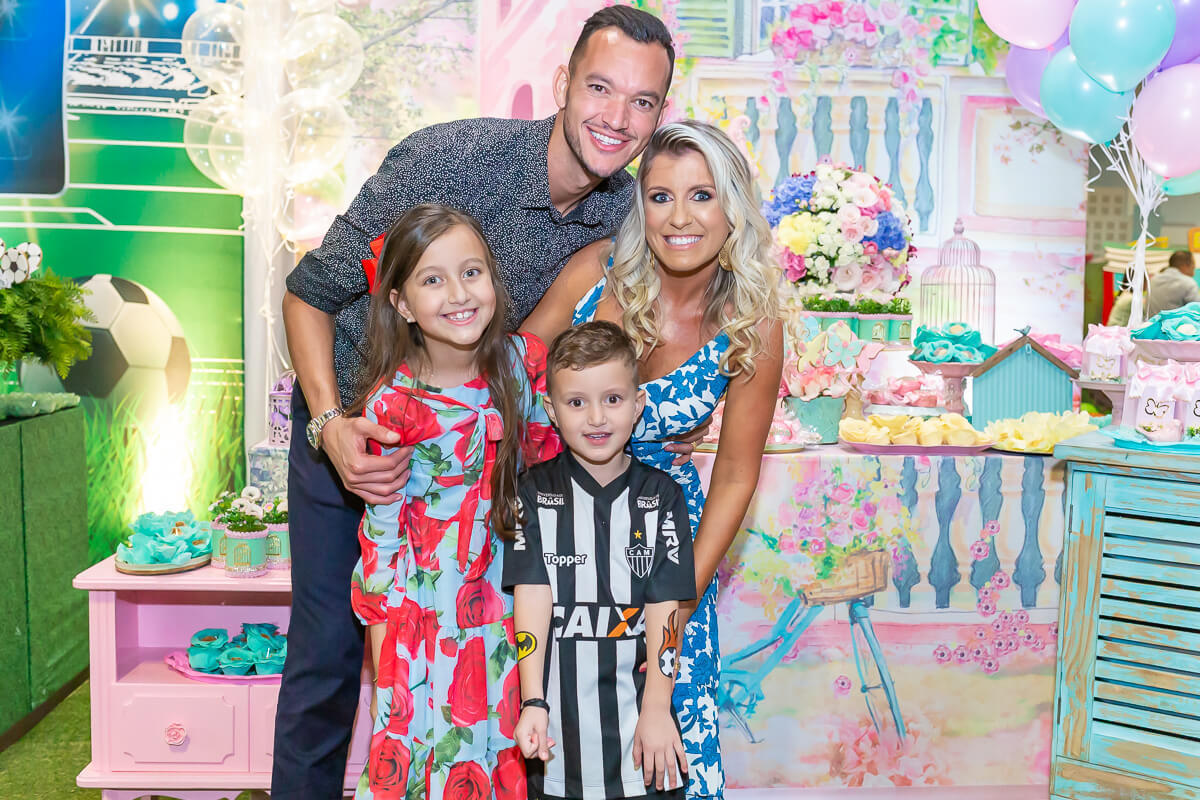 Alicia comemorando os seus 9 anos na Casa Fanstástica Festas (BH), feito pela fotógrafa Fabiana Bomfim