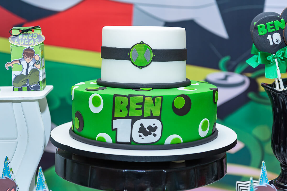 Enzo comemora os seus 5 anos com o tema Ben 10 no La Ville Kids e se diverte bastante, acompanhado pela fotógrafa Fabiana Bomfim.