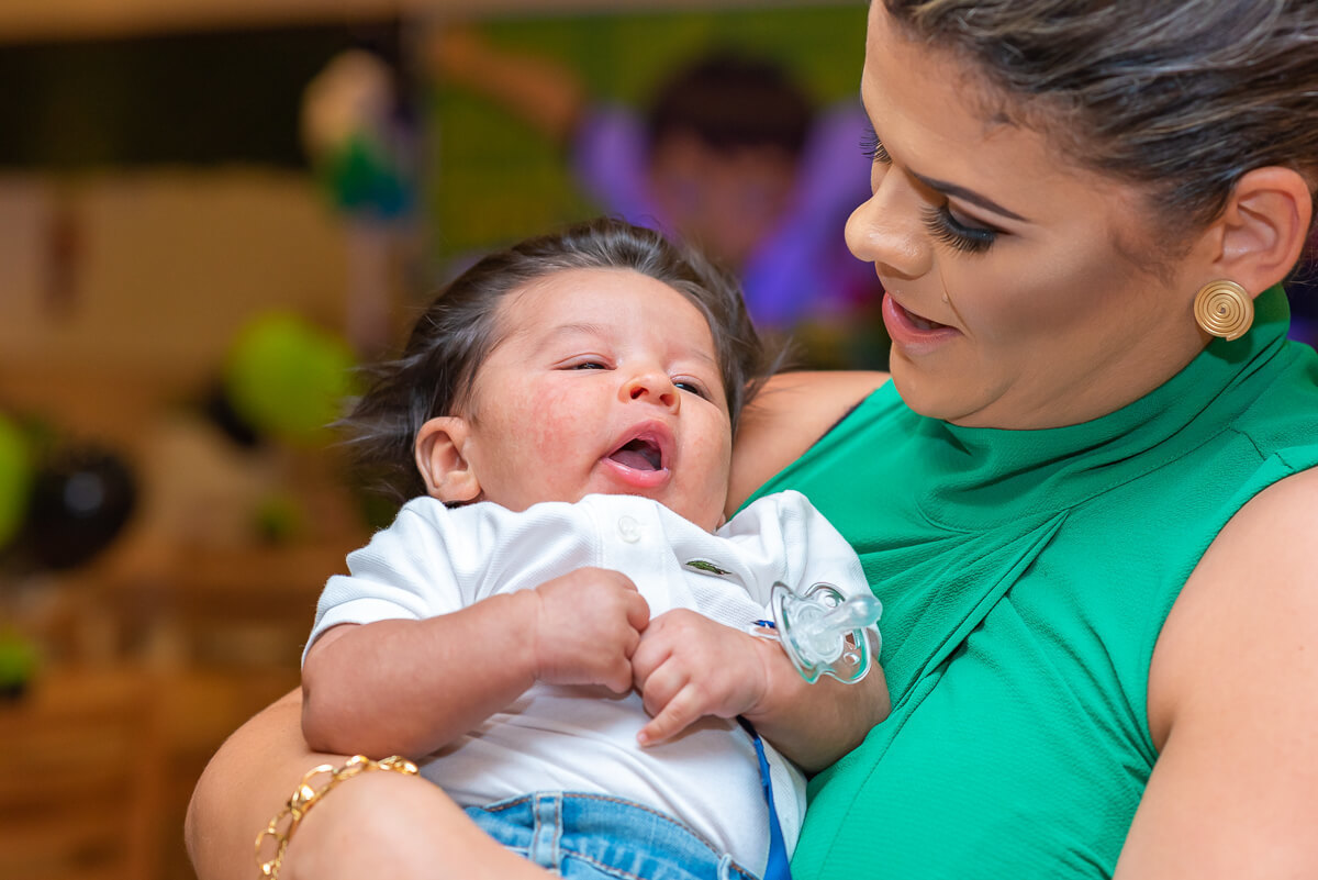 Gabriel, durante o aniversário de 5 anos de seu irmão Enzo, pela fotógrafa Fabiana Bomfim