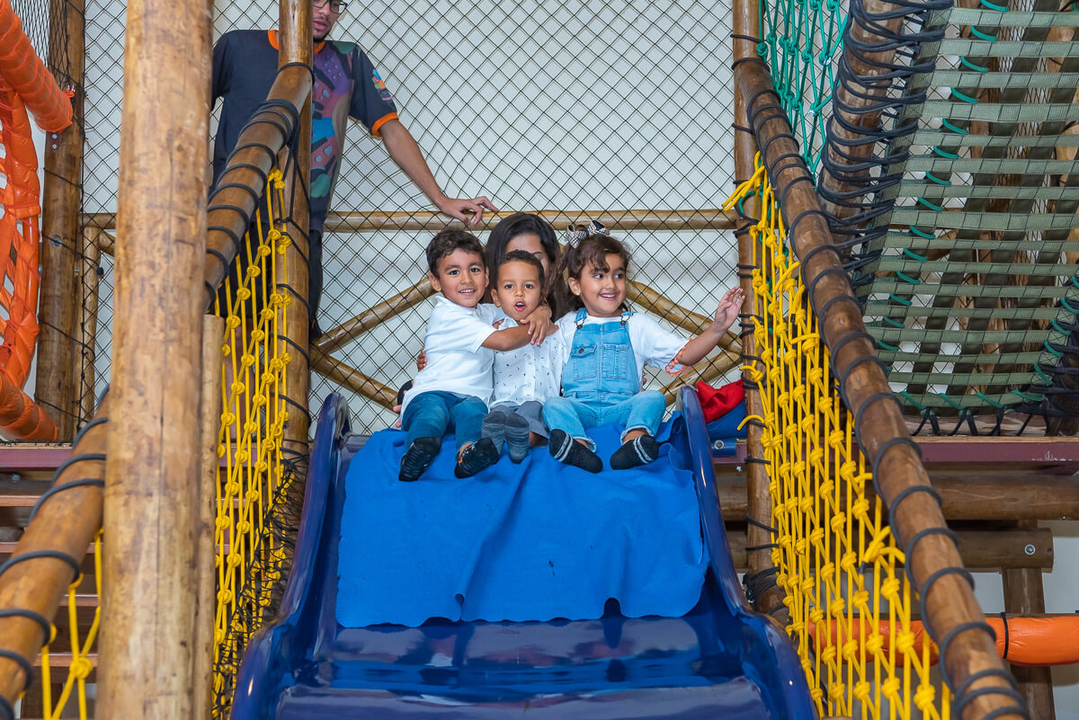 Enzo comemora os seus 5 anos com o tema Ben 10 no La Ville Kids e se diverte bastante, acompanhado pela fotógrafa Fabiana Bomfim.