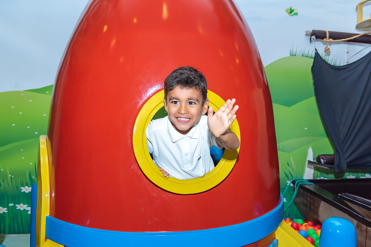 Enzo comemora os seus 5 anos com o tema Ben 10 no La Ville Kids e se diverte bastante, acompanhado pela fotógrafa Fabiana Bomfim.