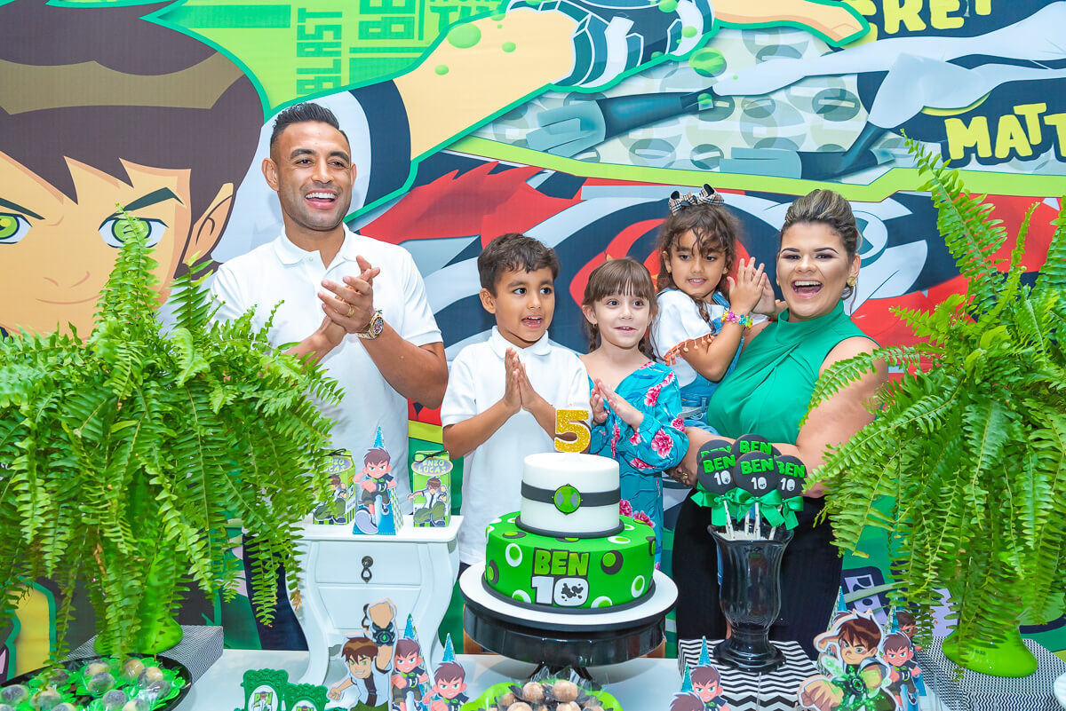 Enzo comemora os seus 5 anos com o tema Ben 10 no La Ville Kids e se diverte bastante, acompanhado pela fotógrafa Fabiana Bomfim.