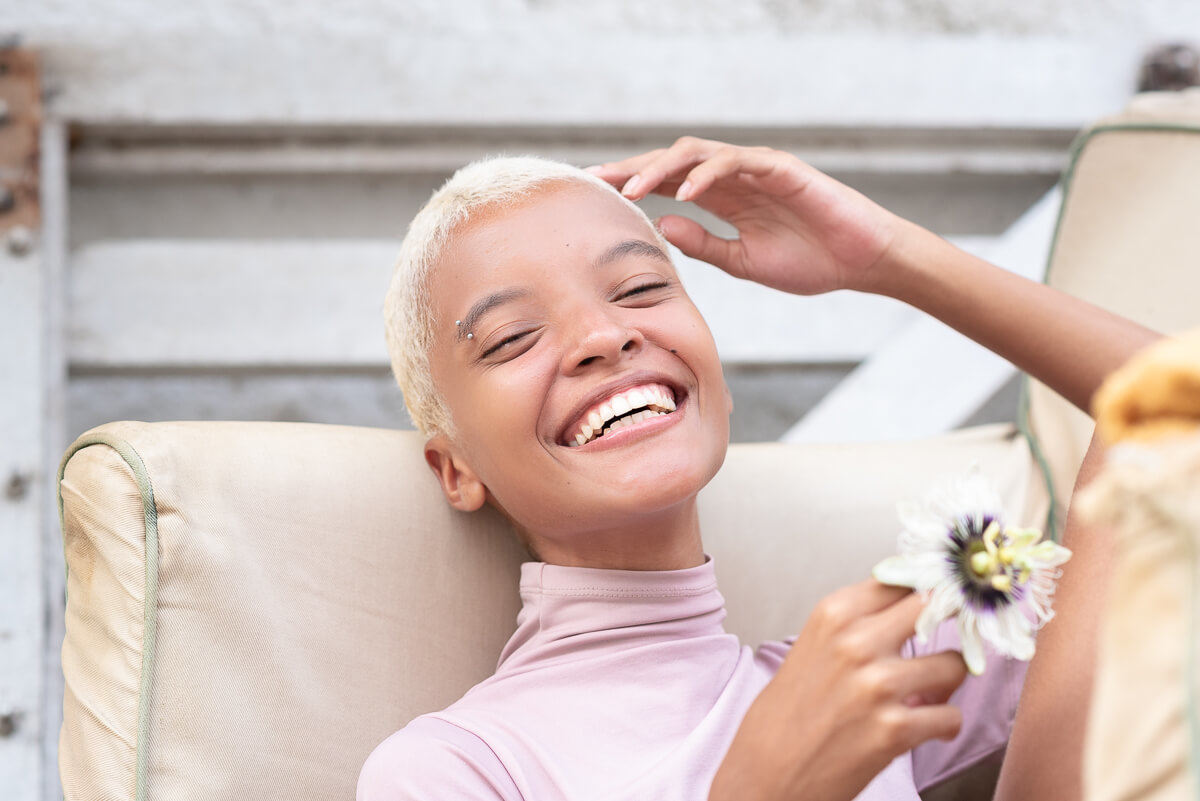A modelo Laís Venâncio posando para a fotógrafa Fabiana Bomfim na Ilha da Gigóia, Barra da Tijuca.